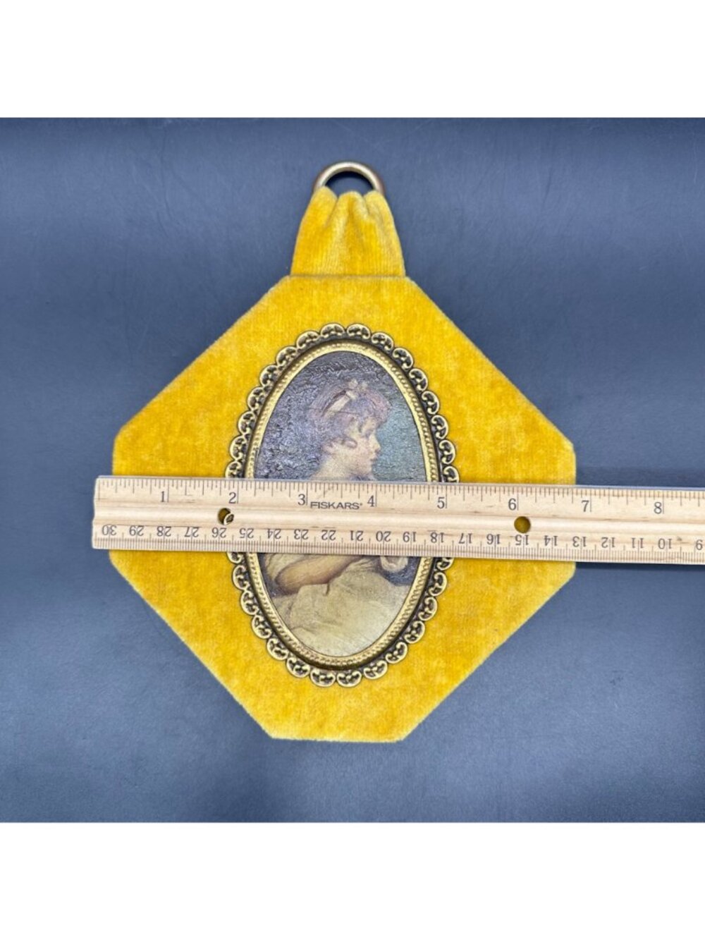 Vintage Yellow Velvet Wall Hanging The Age Of Innocence Sir Joshua Reynolds - Picture 6 of 6